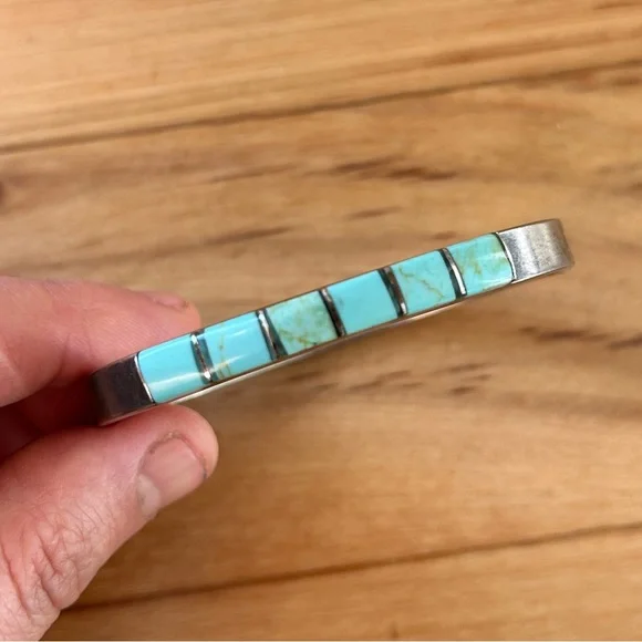 Turquoise Inlay Hinged Bangle 7 Inch Bracelet - Picture 5 of 9